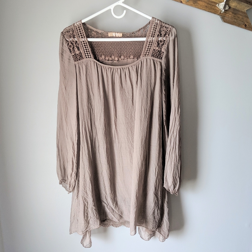 Brown silk dress with lace detail
